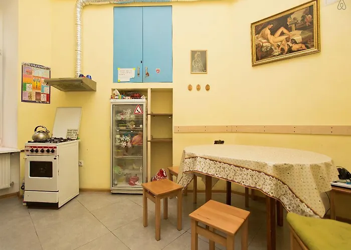 Centro комнаты и аппартаменты Hostel *