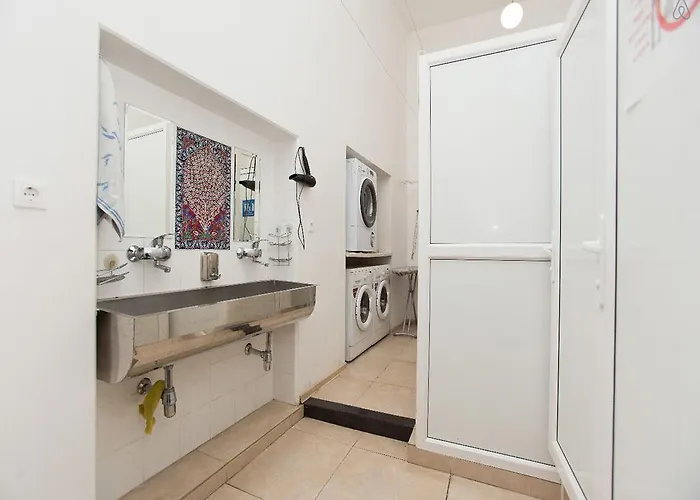 Centro комнаты и аппартаменты Hostel *